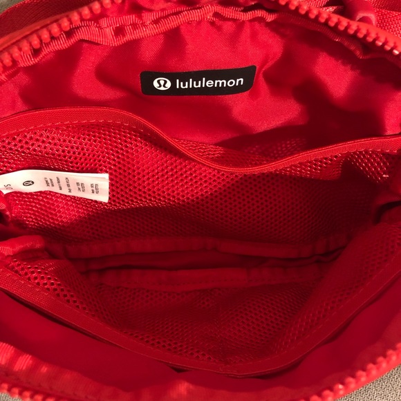 Lululemon Everywhere Belt Bag Logo White Letters Extended Strap Red Exclusive - Picture 6 of 9